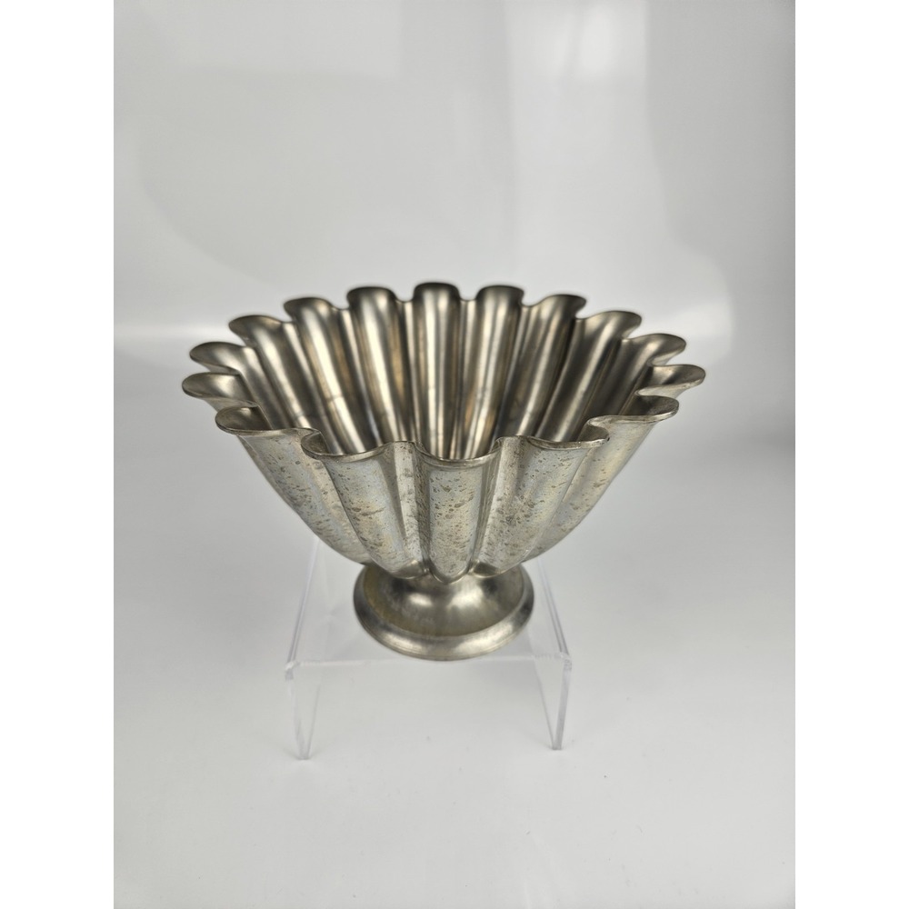 Scalloped Pedestal Pewter Bowl Model‎ 1228 by Just Andersen Art Deco Denmark